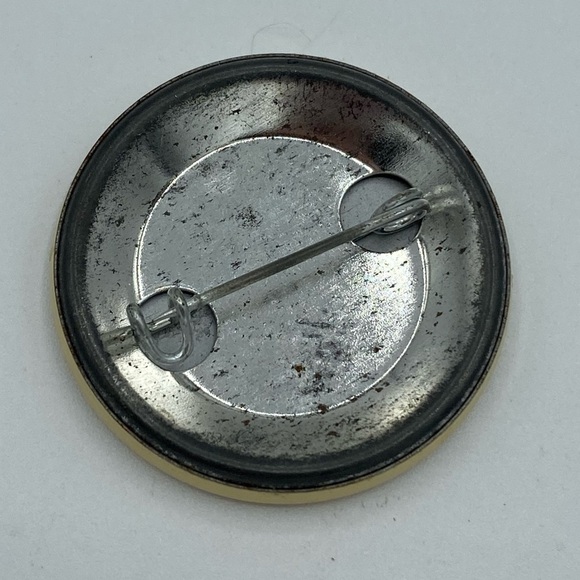 Vintage Hard Rock Cafe Save The Planet Love All Serve All Pin - Picture 2 of 4